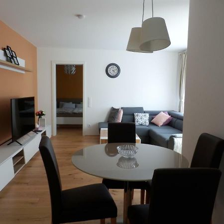 Spacious, Modern 1-Bdrm Apt Near Vic & Austria Ctr Διαμέρισμα Βιέννη Εξωτερικό φωτογραφία