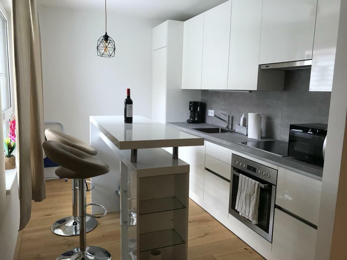Spacious, Modern 1-Bdrm Apt Near Vic & Austria Ctr Διαμέρισμα Βιέννη Εξωτερικό φωτογραφία