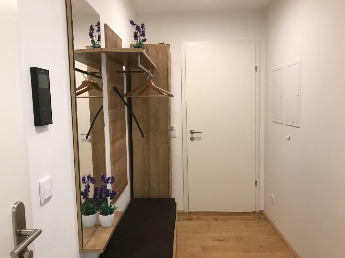 Spacious, Modern 1-Bdrm Apt Near Vic & Austria Ctr Διαμέρισμα Βιέννη Εξωτερικό φωτογραφία
