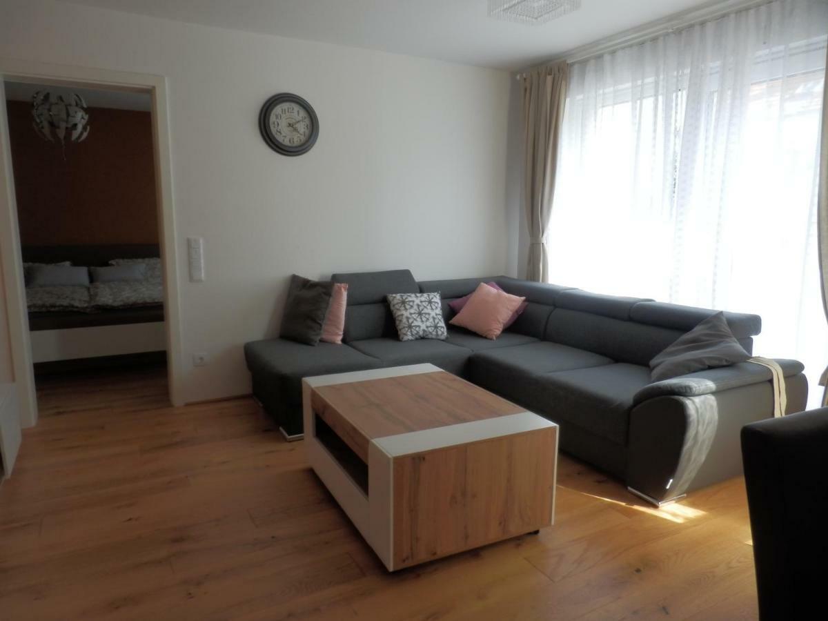 Spacious, Modern 1-Bdrm Apt Near Vic & Austria Ctr Διαμέρισμα Βιέννη Εξωτερικό φωτογραφία